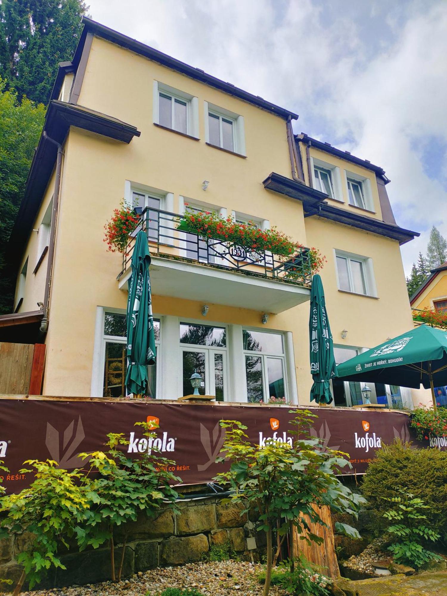 Penzion Severka Hotel Teplice nad Metuji Luaran gambar